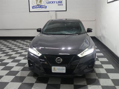 Used 2021 Nissan Maxima Platinum w/ 40th Anniversary Package FWD image 3