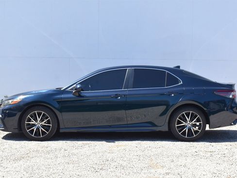 Used 2021 Toyota Camry SE FWD image 9
