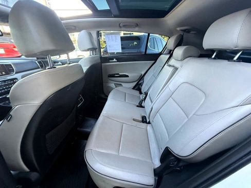 Used 2022 Kia Sportage EX w/ EX Technology Package image 27