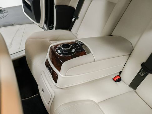 Used 2015 Rolls-Royce Ghost image 35