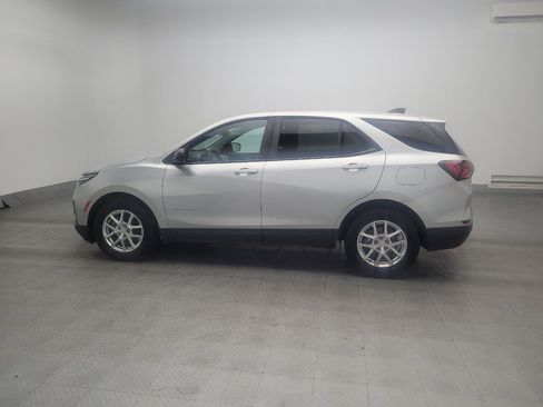 Used 2022 Chevrolet Equinox LS w/ LS Convenience Package FWD image 3