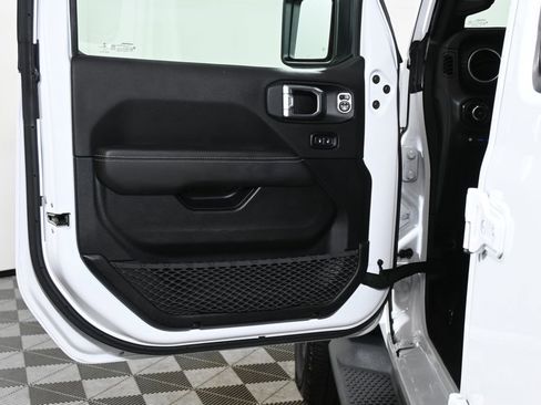 Used 2021 Jeep Wrangler Unlimited Sahara w/ Cold Weather Group image 29