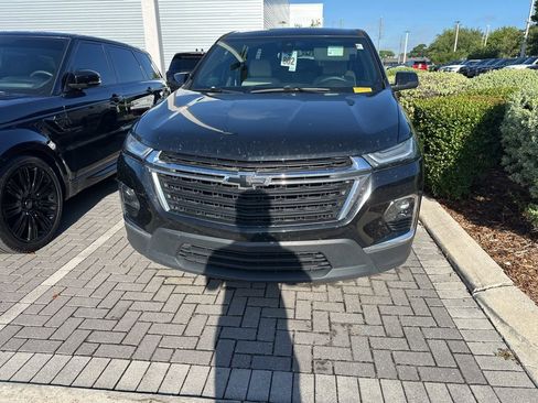 Used 2022 Chevrolet Traverse LS FWD image 1