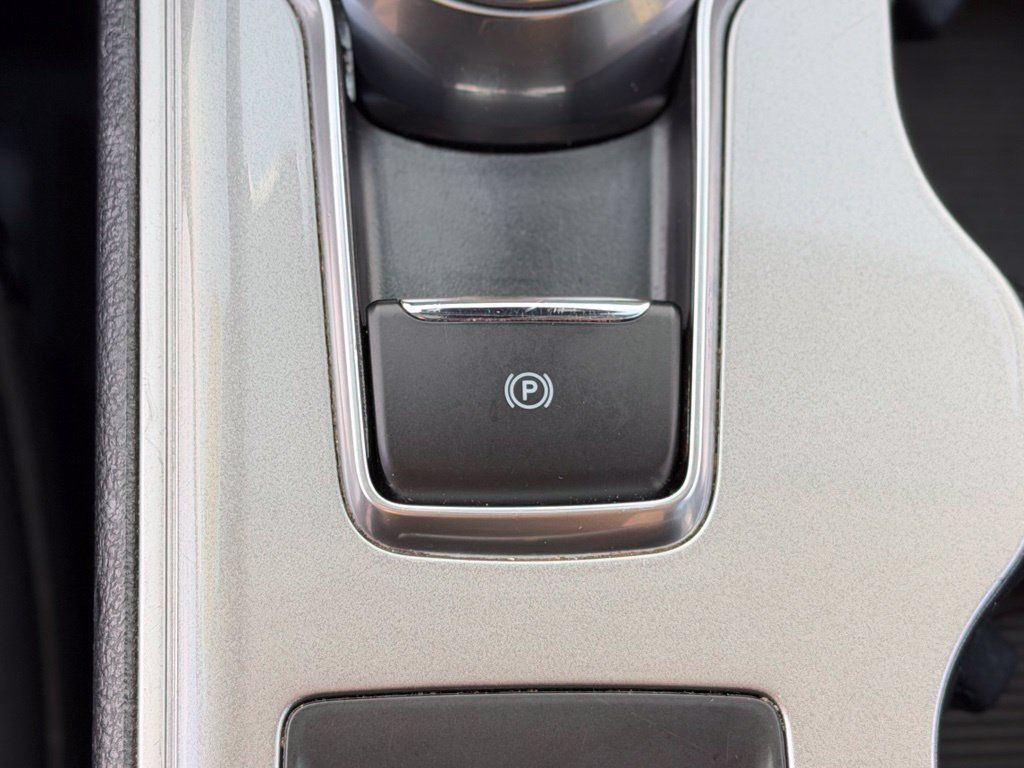 Used 2024 Ford Edge SEL AWD/4WD image 15