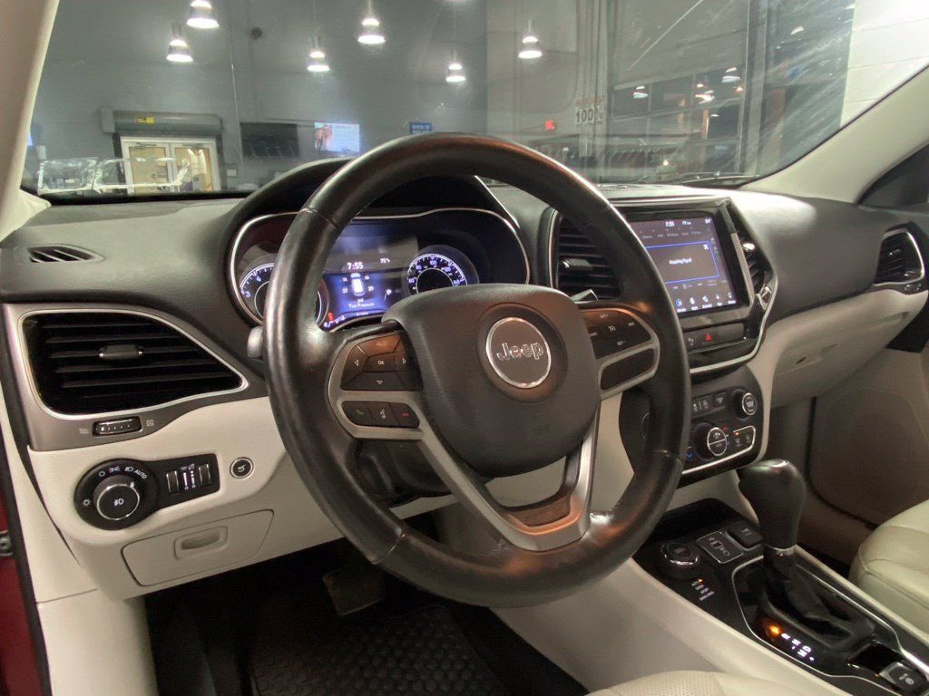 Used 2019 Jeep Cherokee Limited AWD/4WD image 17