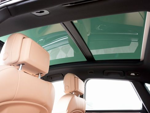 New 2026 Porsche Macan image 20