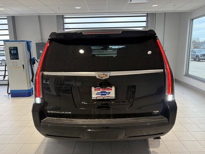 Used 2017 Cadillac Escalade Luxury