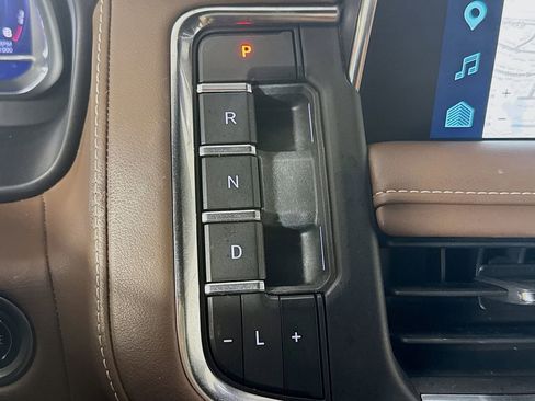 Used 2024 Chevrolet Tahoe High Country RWD image 20