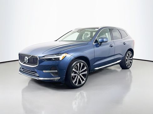 Used 2023 Volvo XC60 B5 Ultimate w/ Protection Package Premier FWD image 4
