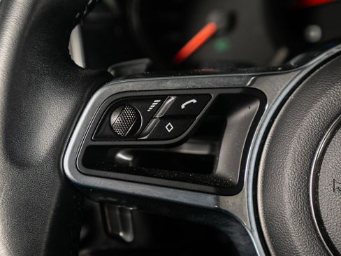 Used 2018 Porsche Macan AWD image 43