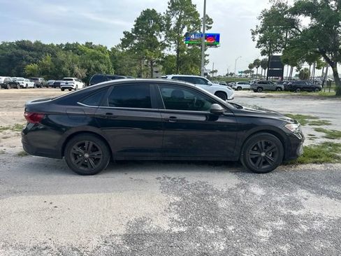 Used 2023 Volkswagen Jetta SE w/ Panoramic Sunroof Package FWD image 19