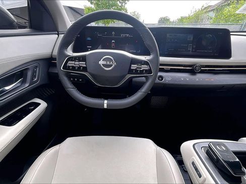 Used 2024 Nissan Ariya AWD image 5