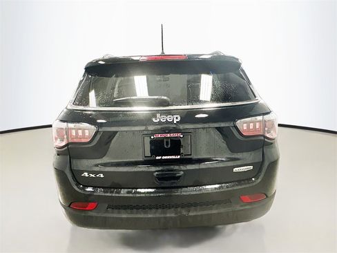 Used 2018 Jeep Compass Latitude w/ Cold Weather Group image 6