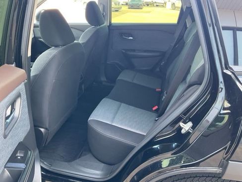 Used 2023 Nissan Rogue SV AWD/4WD image 24