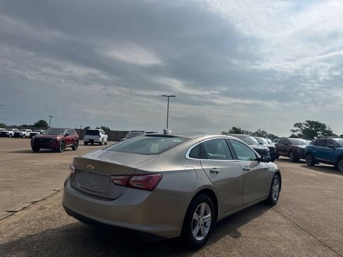 Used 2022 Chevrolet Malibu LT FWD image 19