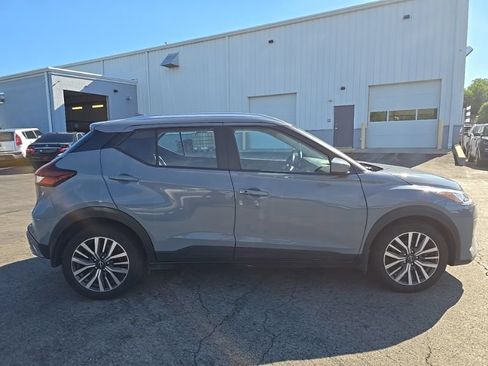 Used 2023 Nissan Kicks SV FWD image 9