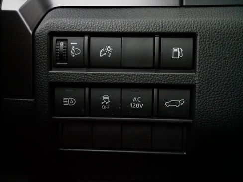 Certified 2025 Toyota 4Runner TRD Off-Road Premium image 26