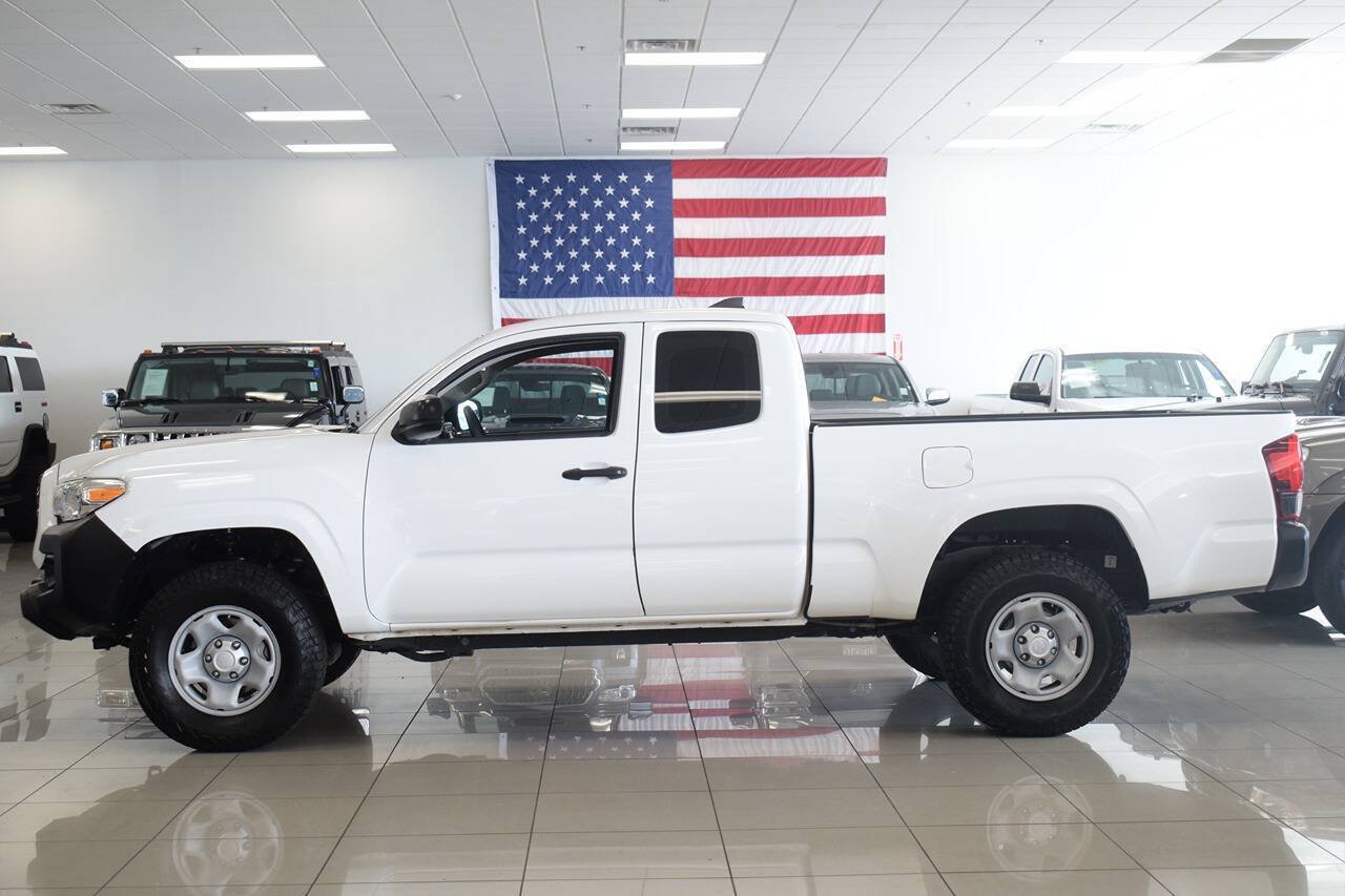 Used 2018 Toyota Tacoma SR RWD image 3
