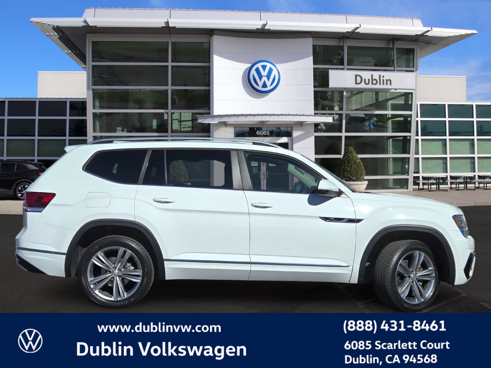 Used 2018 Volkswagen Atlas SE w/ R-Line Package AWD/4WD image 3