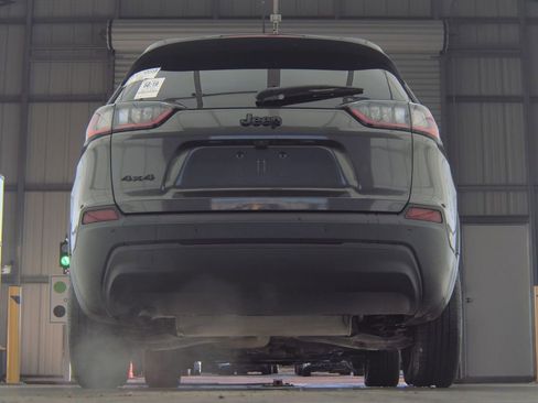 Used 2019 Jeep Cherokee Latitude Plus image 7