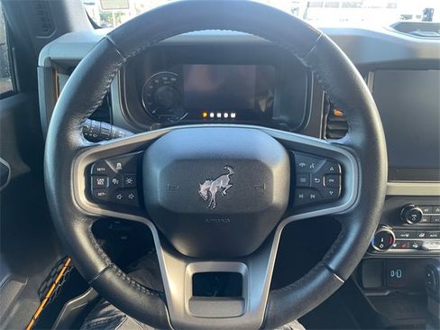 Used 2022 Ford Bronco Badlands image 18