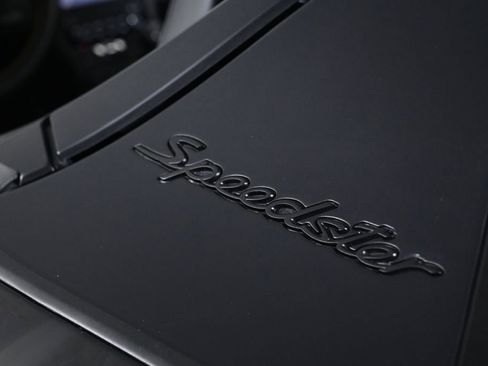 Certified 2019 Porsche 911 Speedster RWD image 24