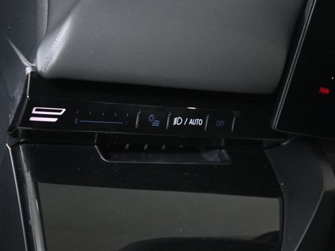 New 2026 BMW 530i xDrive w/ Premium Package image 26