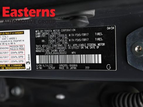 Used 2024 Toyota 4Runner TRD Off-Road Premium AWD/4WD image 35