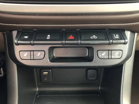 Used 2016 GMC Canyon SLT w/ Driver Alert Package AWD/4WD image 24