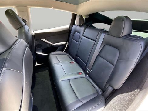 Used 2023 Tesla Model Y AWD image 18