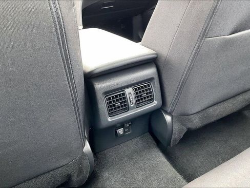 Used 2025 Toyota Camry LE image 34