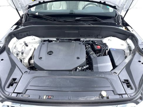 Certified 2024 Volvo XC90 B6 Plus image 11