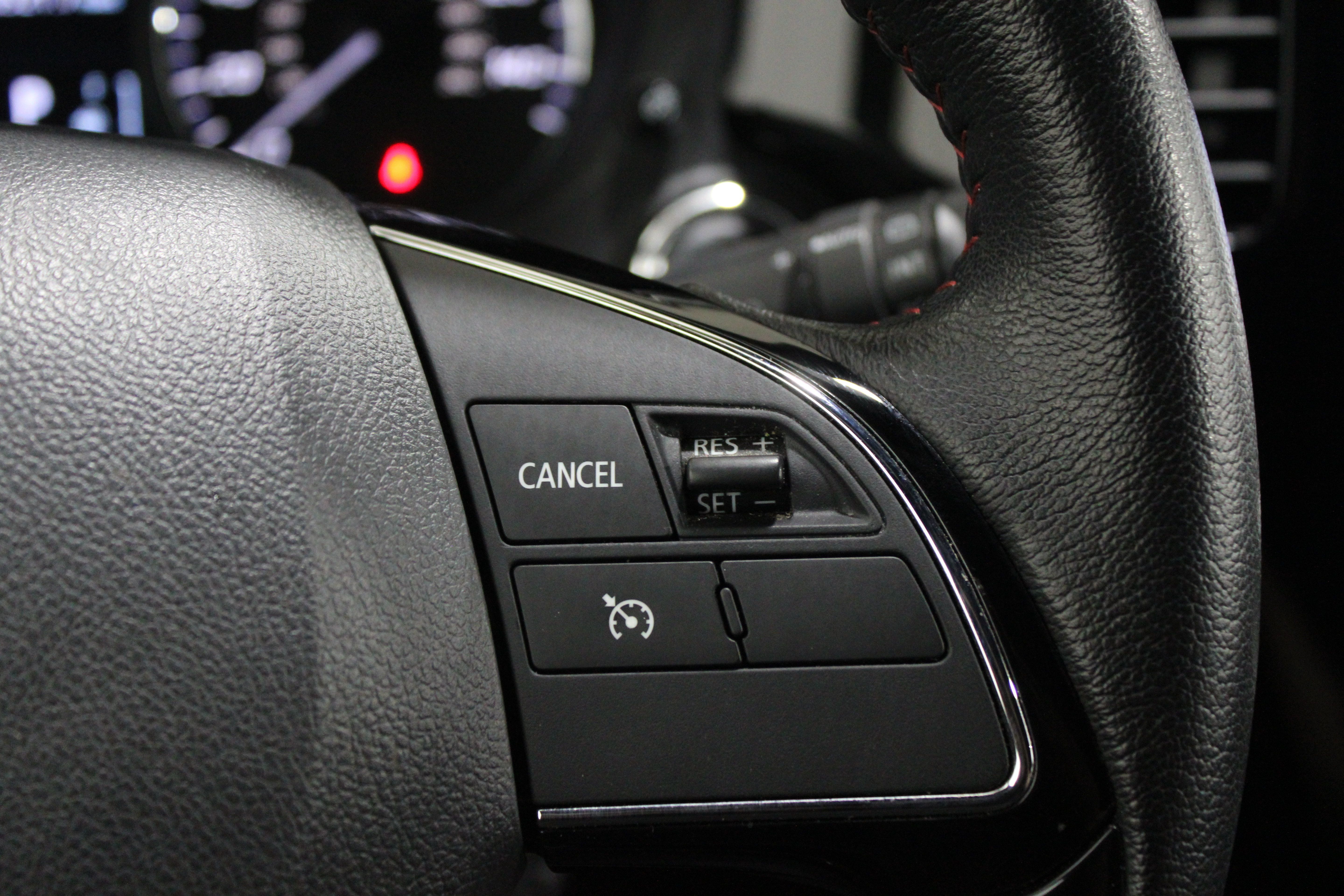 Used 2020 Mitsubishi Outlander SE FWD image 19