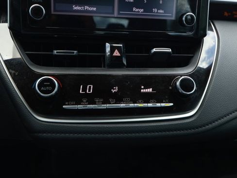 Used 2020 Toyota Corolla SE image 18