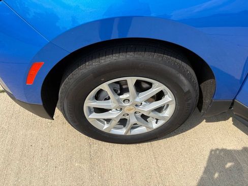 Used 2024 Chevrolet Equinox LT FWD image 27