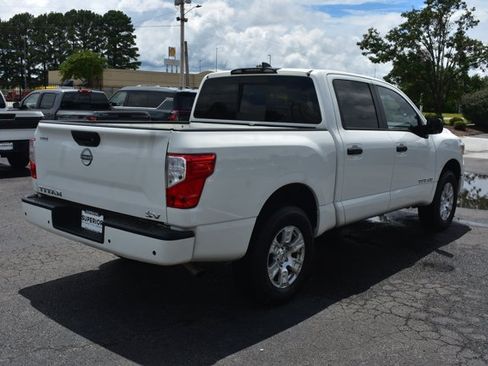 Used 2023 Nissan Titan SV RWD image 5