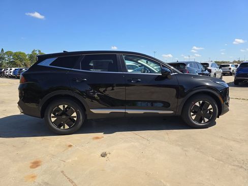 New 2026 Kia Sportage LX image 9