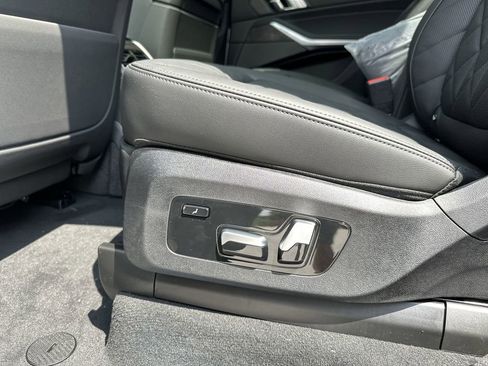 Used 2025 BMW X7 xDrive40i image 45