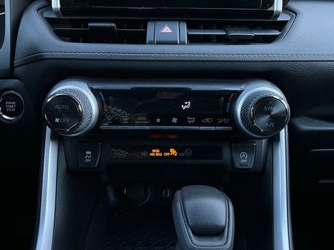 Used 2025 Toyota RAV4 XLE image 27