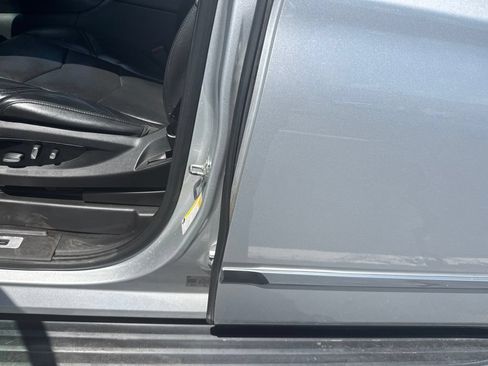 Used 2019 Cadillac Escalade ESV Luxury AWD/4WD image 13