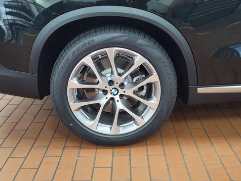 Used 2026 BMW X5 xDrive50e w/ Premium Package image 28