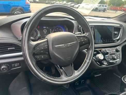 Used 2019 Chrysler Pacifica Limited w/ S Appearance Package FWD image 29