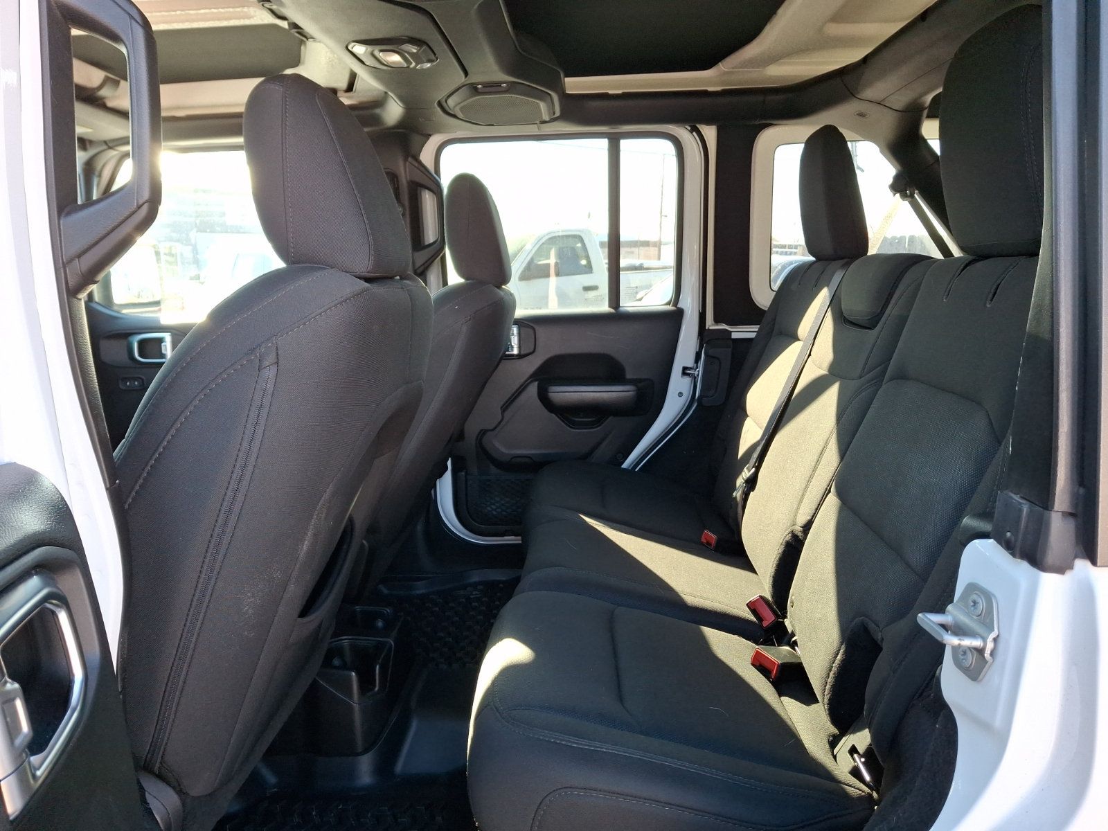 Used 2018 Jeep Wrangler Unlimited Sport S AWD/4WD image 10
