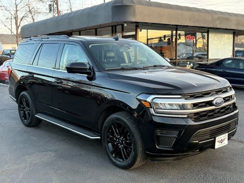 Used 2022 Ford Expedition XLT AWD/4WD image 1