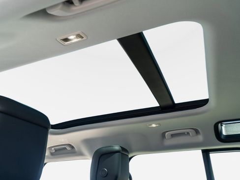 New 2025 Land Rover Defender 110 X-Dynamic SE image 26