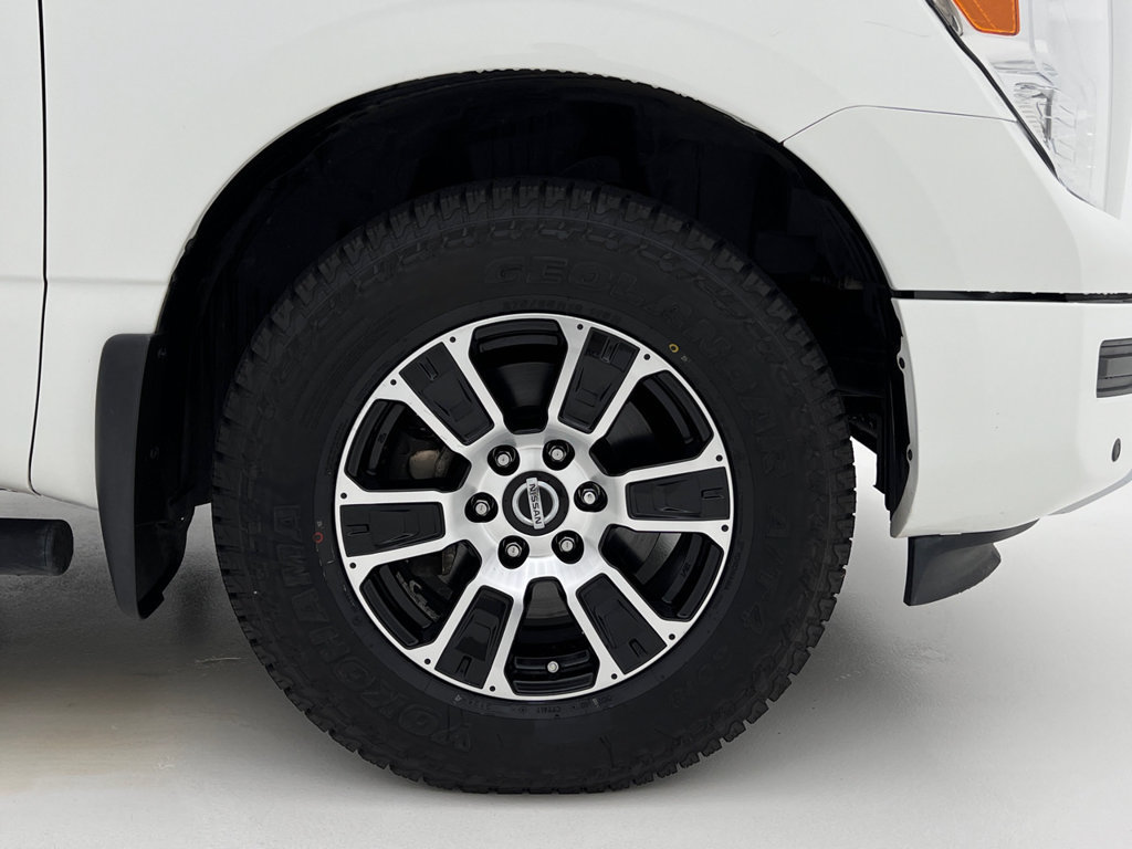 Used 2021 Nissan Titan SV w/ SV Convenience Package AWD/4WD image 30
