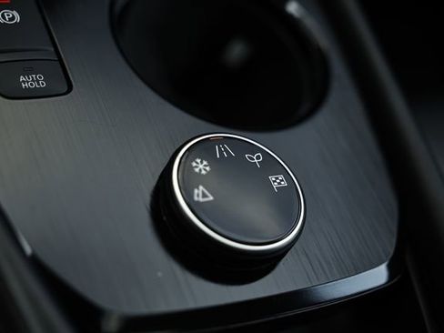 Used 2023 Nissan Rogue SL w/ SL Premium Package image 42