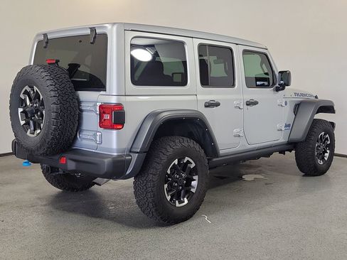 Used 2024 Jeep Wrangler Unlimited Rubicon 4xe w/ Capability Package AWD/4WD image 6
