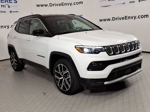 Used 2025 Jeep Compass Limited w/ Elite Group AWD/4WD image 3