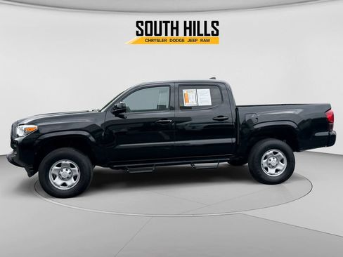 Used 2022 Toyota Tacoma SR AWD/4WD image 2